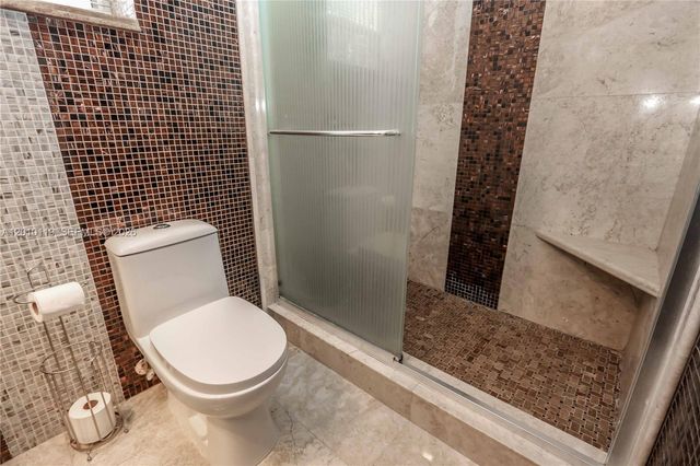 928 NE 27th Ave, Hallandale Beach, FL 33009