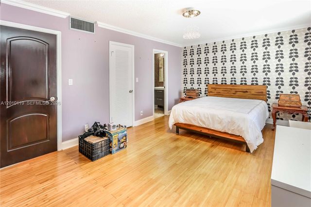 928 NE 27th Ave, Hallandale Beach, FL 33009
