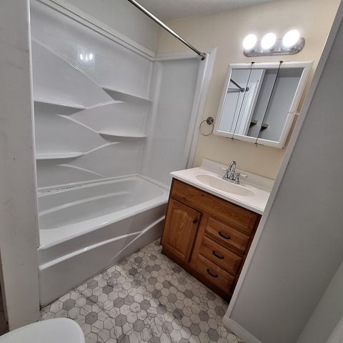418 Sam Houston Dr Apt A, Lebanon, TN 37087