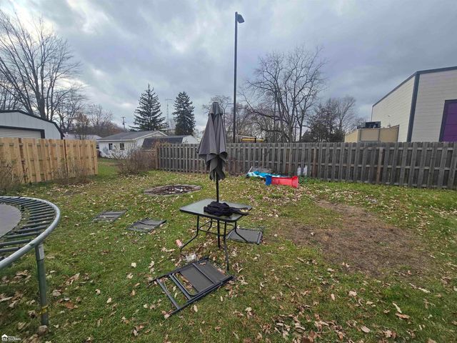 258 E State Road, Montrose, MI 48457