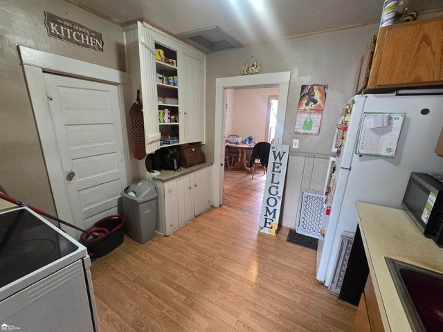 258 E State Road, Montrose, MI 48457