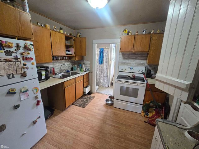 258 E State Road, Montrose, MI 48457