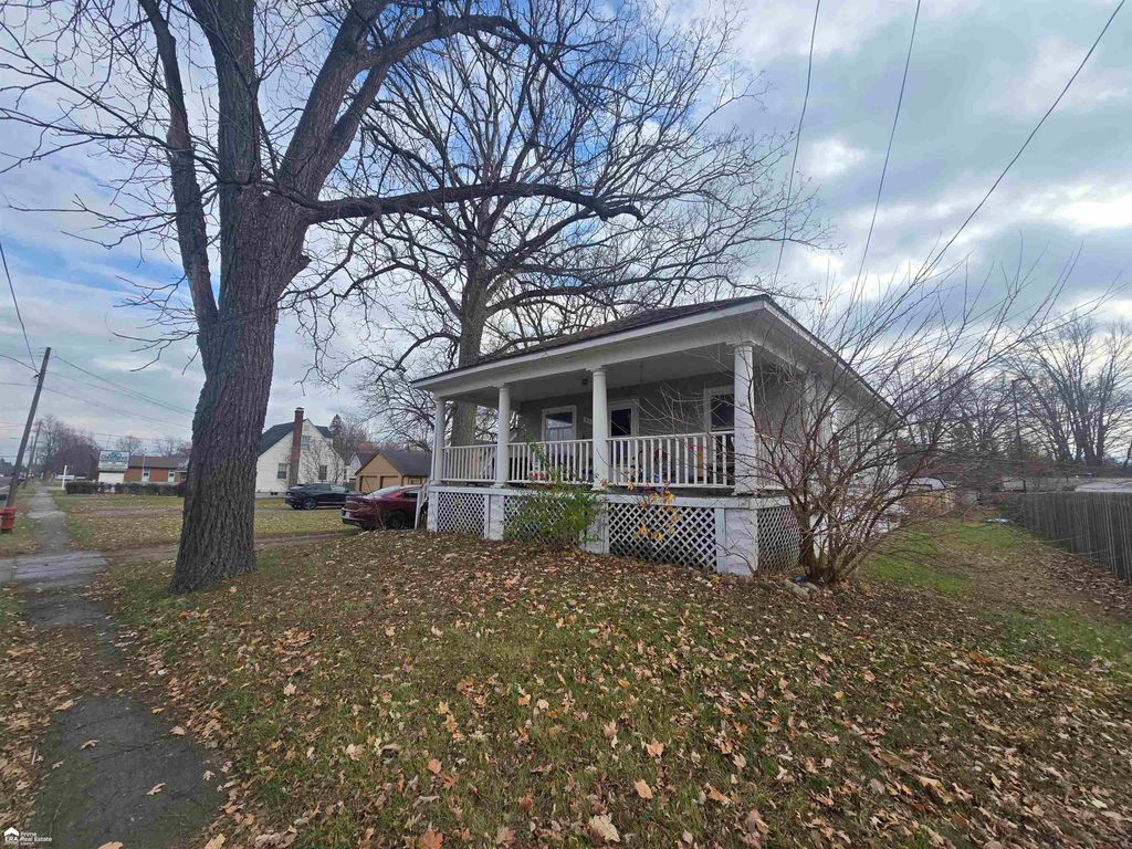 258 E State Road, Montrose, MI 48457
