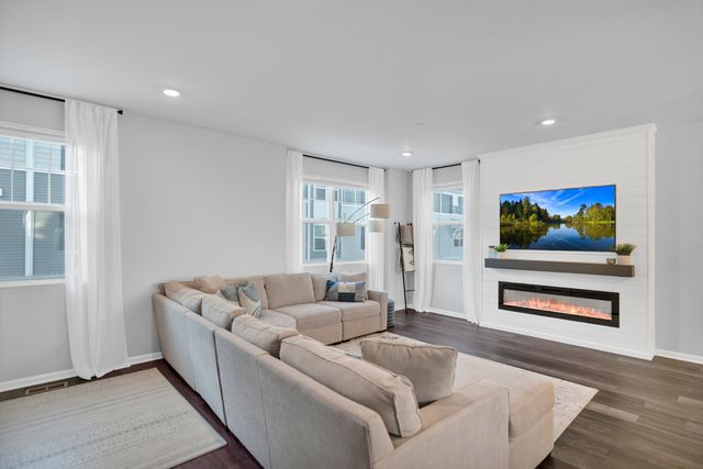 3209 Trillium Circle, Rolling Meadows, IL 60008