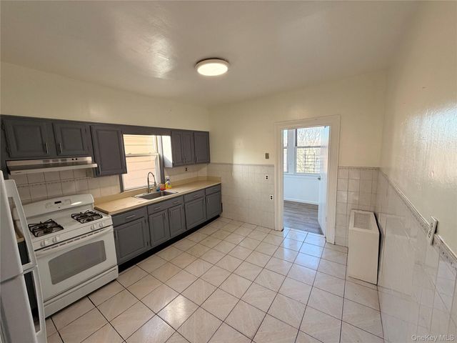 13 Cedar Street 3, Yonkers, NY 10701