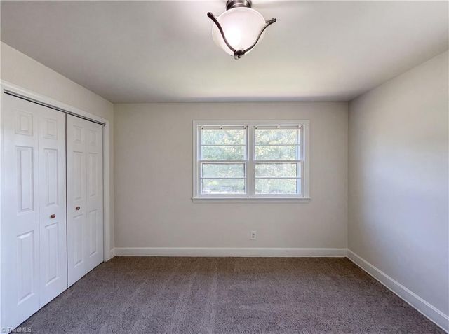 5150 Williamsburg Road, Winston-salem, NC 27106