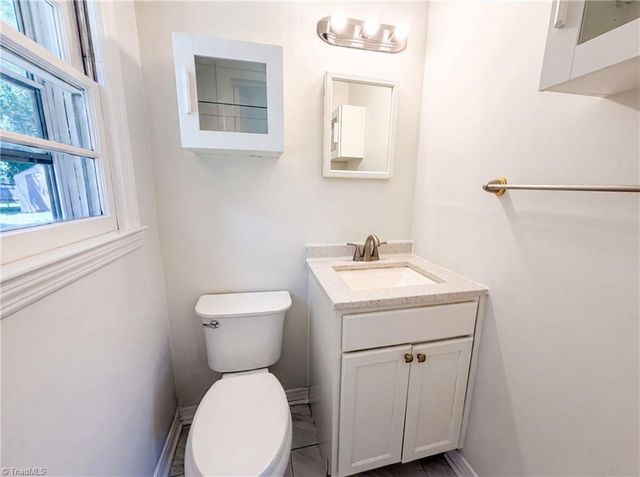 5150 Williamsburg Road, Winston-salem, NC 27106