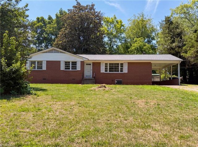 5150 Williamsburg Road, Winston-salem, NC 27106