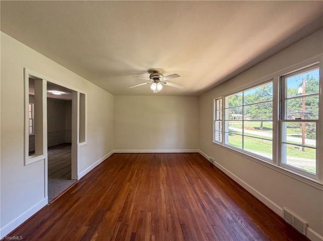 5150 Williamsburg Road, Winston-salem, NC 27106