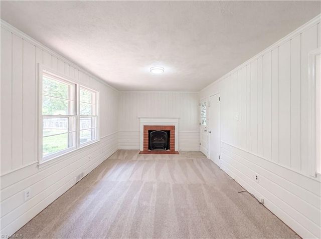 5150 Williamsburg Road, Winston-salem, NC 27106