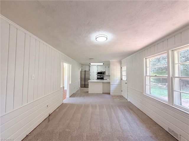 5150 Williamsburg Road, Winston-salem, NC 27106