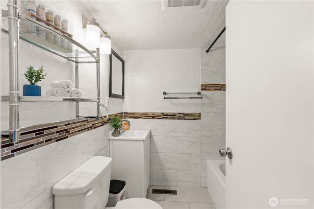 819 SW 134th Street SW, Burien, WA 98146