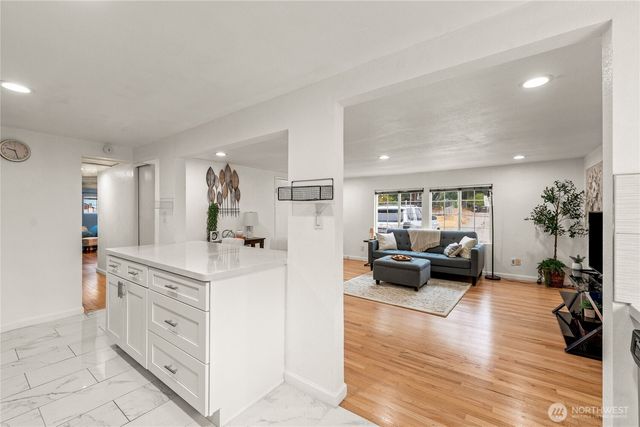 819 SW 134th Street SW, Burien, WA 98146