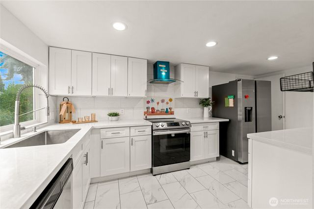 819 SW 134th Street SW, Burien, WA 98146