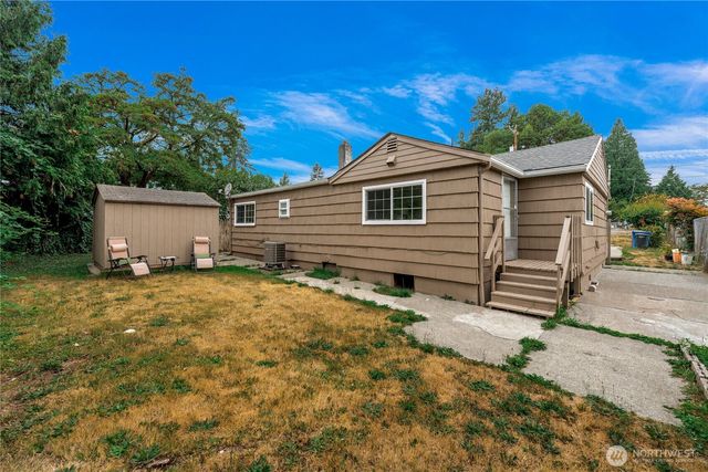 819 SW 134th Street SW, Burien, WA 98146