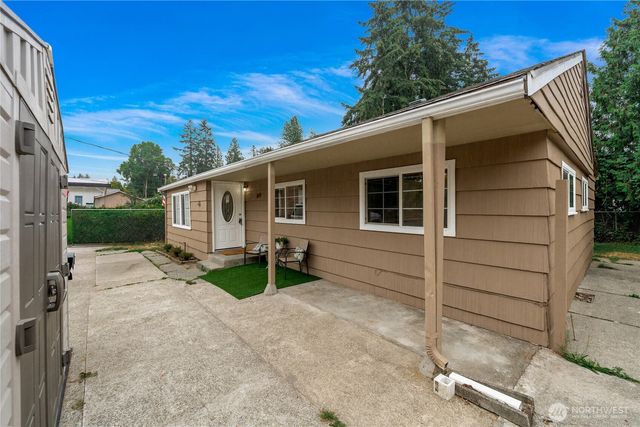 819 SW 134th Street SW, Burien, WA 98146