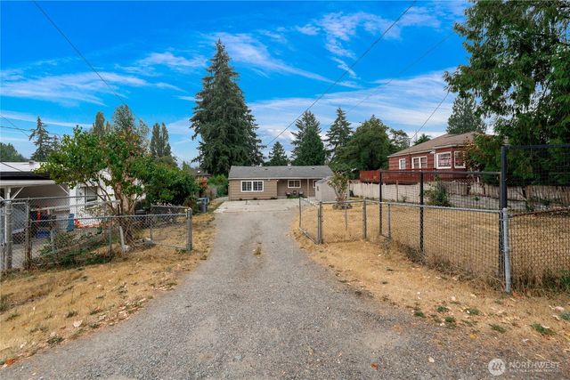 819 SW 134th Street SW, Burien, WA 98146