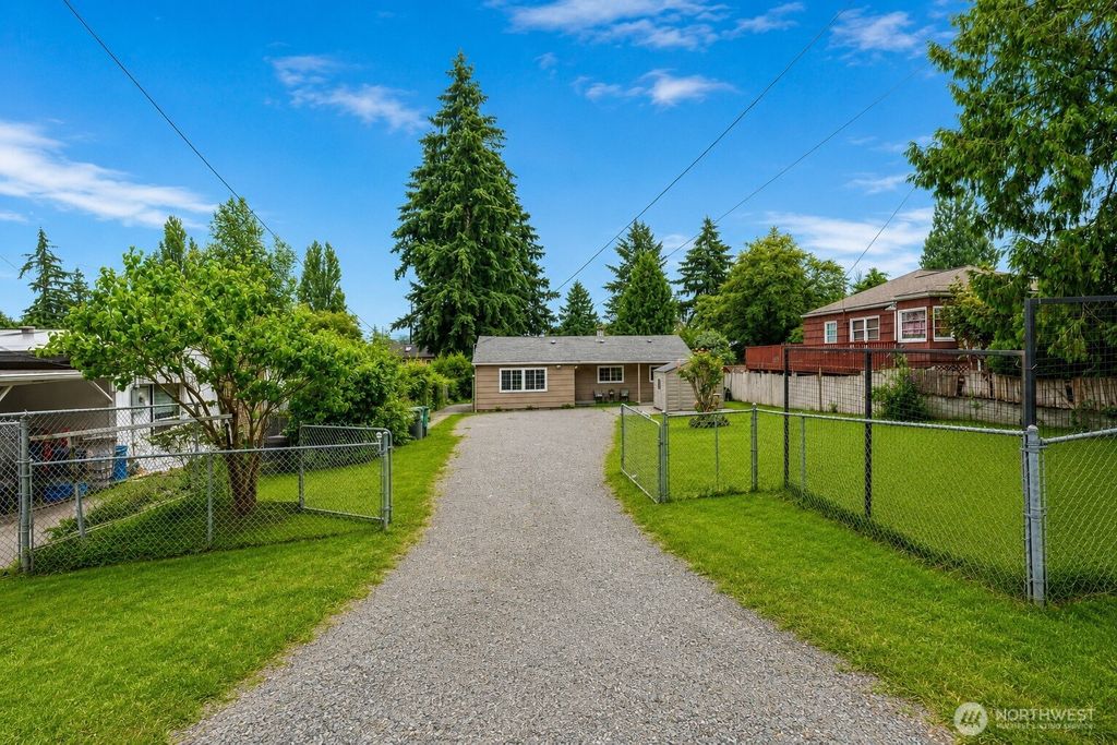 819 SW 134th Street SW, Burien, WA 98146