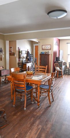 196 S Henning Road, Danville, IL 61832