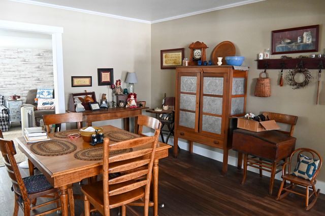 196 S Henning Road, Danville, IL 61832