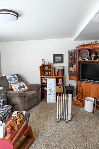 196 S Henning Road, Danville, IL 61832