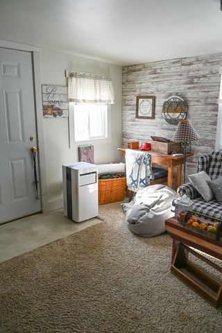 196 S Henning Road, Danville, IL 61832