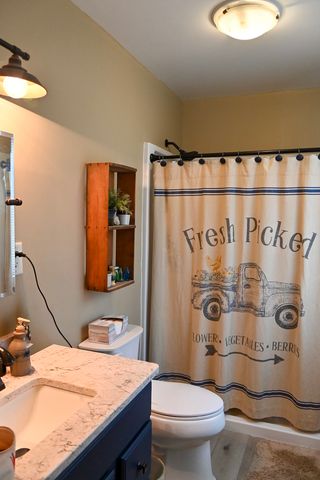 196 S Henning Road, Danville, IL 61832