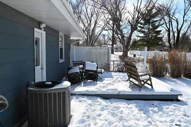 196 S Henning Road, Danville, IL 61832