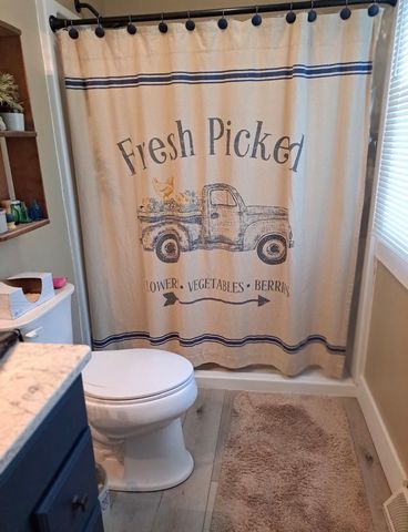 196 S Henning Road, Danville, IL 61832