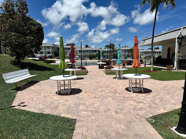 2880 Lake Osborne Drive 210, Lake Worth Beach, FL 33461