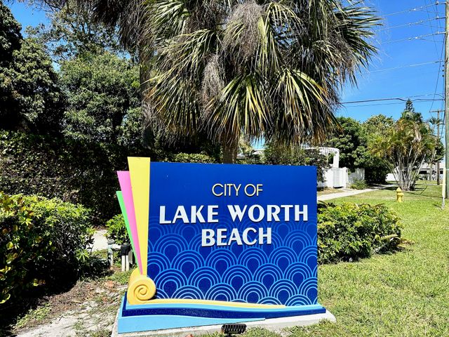 2880 Lake Osborne Drive 210, Lake Worth Beach, FL 33461