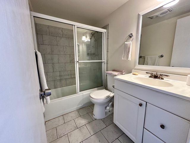 2880 Lake Osborne Drive 210, Lake Worth Beach, FL 33461