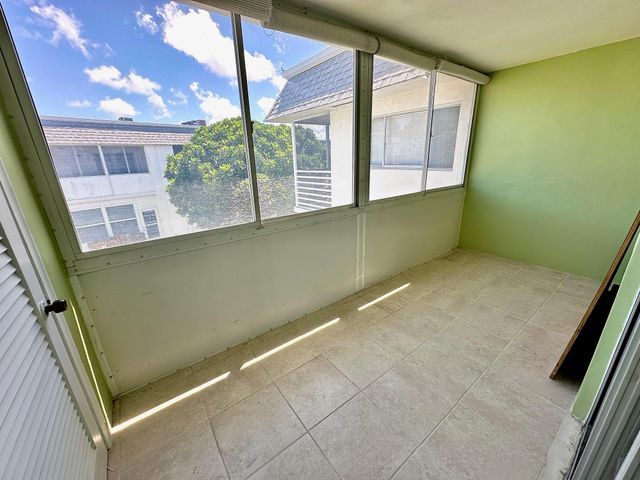 2880 Lake Osborne Drive 210, Lake Worth Beach, FL 33461
