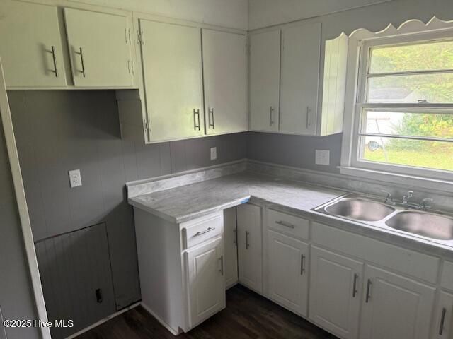 190 Lealer Lyons Drive, Whiteville, NC 28472