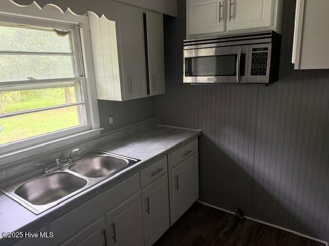 190 Lealer Lyons Drive, Whiteville, NC 28472