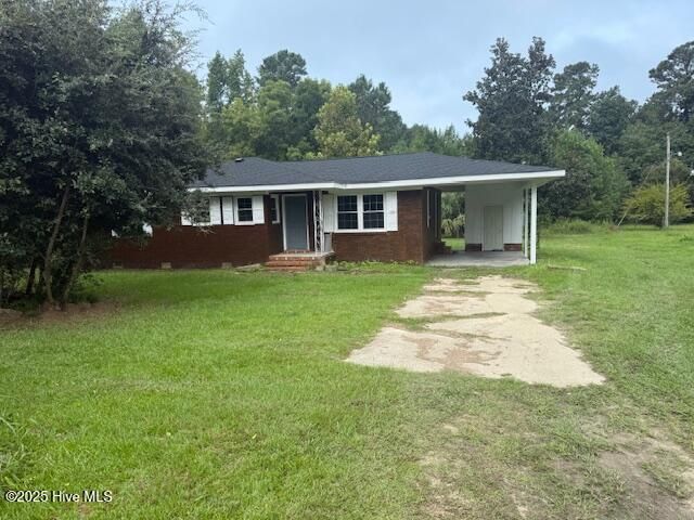 190 Lealer Lyons Drive, Whiteville, NC 28472