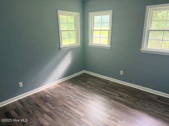 190 Lealer Lyons Drive, Whiteville, NC 28472