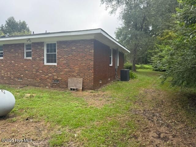 190 Lealer Lyons Drive, Whiteville, NC 28472
