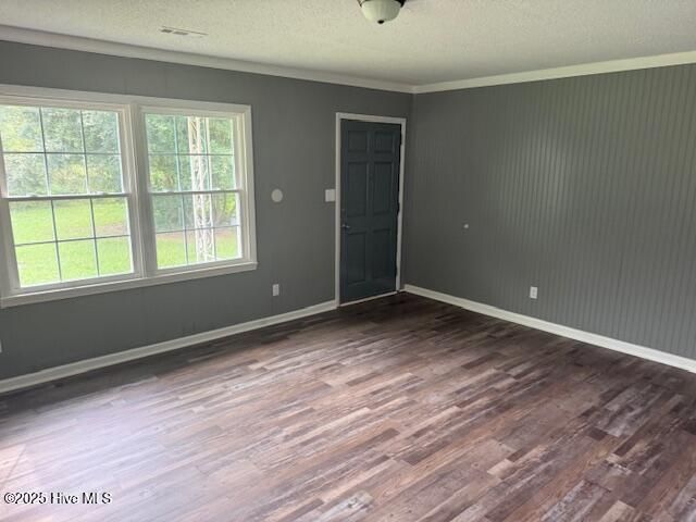 190 Lealer Lyons Drive, Whiteville, NC 28472