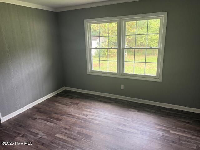 190 Lealer Lyons Drive, Whiteville, NC 28472