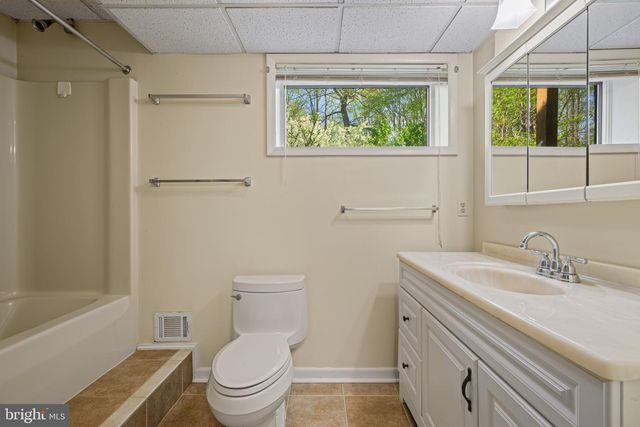 5816 OAKLAND RD, Sykesville, MD 21784