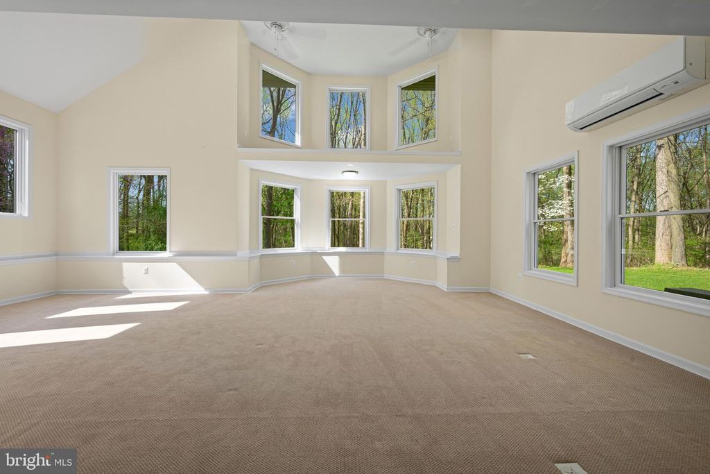 Image 11 of property listing at 5816 OAKLAND RD, Sykesville, MD 21784