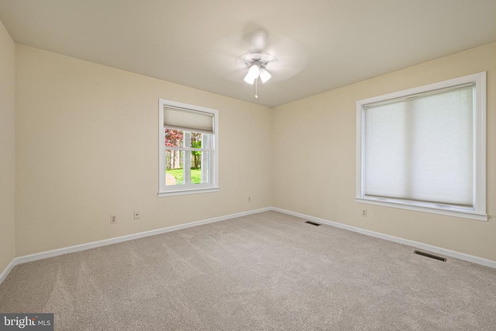 Image 14 of property listing at 5816 OAKLAND RD, Sykesville, MD 21784