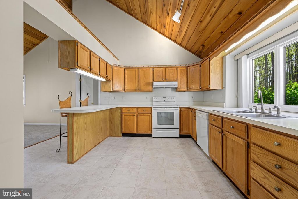Image 16 of property listing at 5816 OAKLAND RD, Sykesville, MD 21784