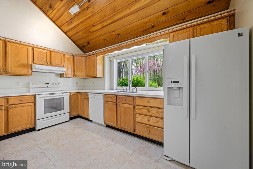 Image 17 of property listing at 5816 OAKLAND RD, Sykesville, MD 21784