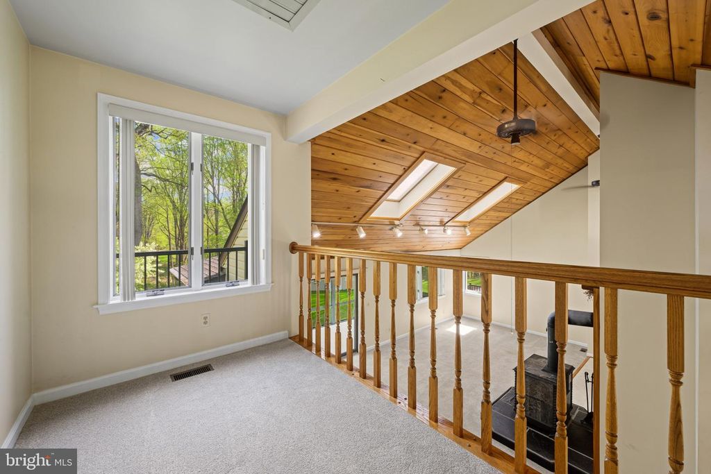 Image 24 of property listing at 5816 OAKLAND RD, Sykesville, MD 21784