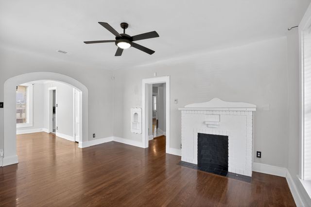 2703 Gladstone Drive, Dallas, TX 75211