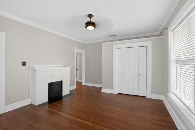 2703 Gladstone Drive, Dallas, TX 75211