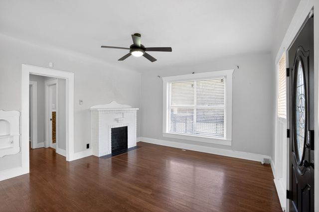 2703 Gladstone Drive, Dallas, TX 75211