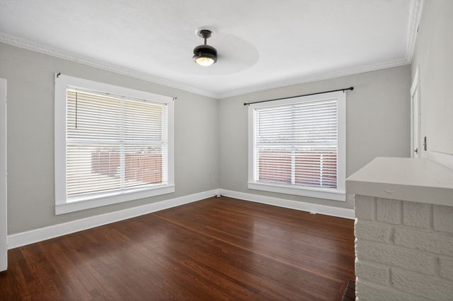 2703 Gladstone Drive, Dallas, TX 75211